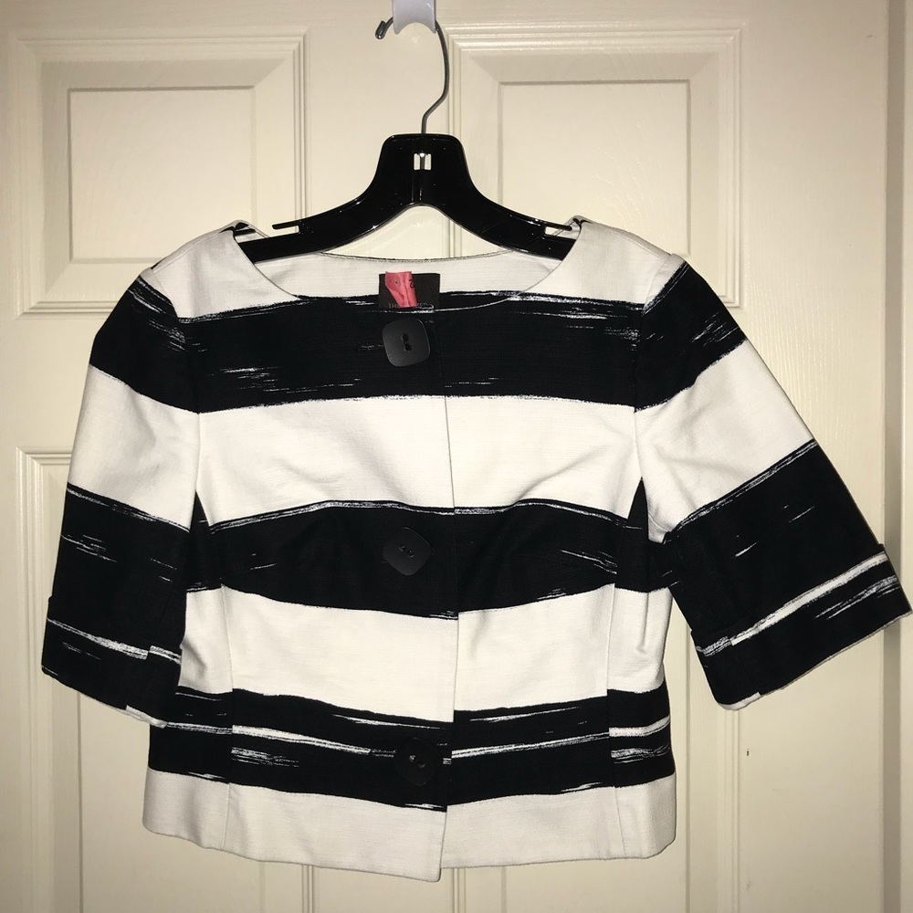 Black & white bolero jacket wshort sleeves